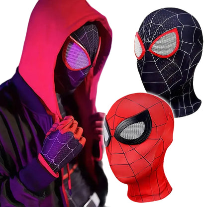 Máscaras roja y negra hombre mujer
