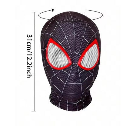 Máscaras roja y negra hombre mujer