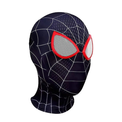 Máscaras roja y negra hombre mujer